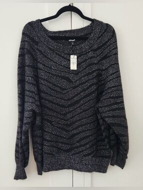 Express Metallic Thread Tiger Pattern Shimmer Pullover Sweater, Sz S